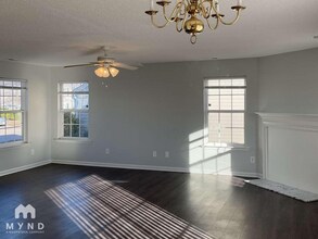 7412 Lowell Ridge Rd in Raleigh, NC - Foto de edificio - Building Photo