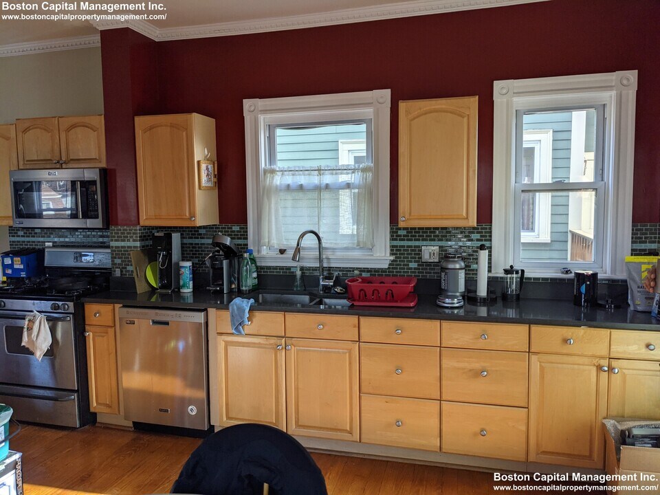 16 Suffolk St, Unit 3 in Cambridge, MA - Foto de edificio