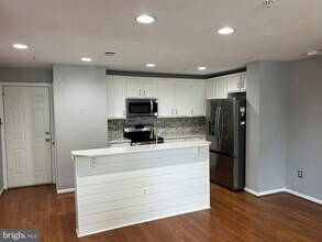 42233 Terrazzo Terrace in Aldie, VA - Building Photo - Building Photo