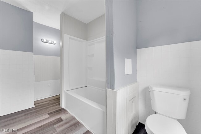 property at 204 Broad Ave NW