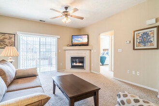 Ridge Pointe Villas in Lincoln, NE - Building Photo - Building Photo