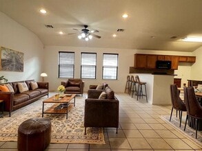 9504 Castle Pines Dr in Austin, TX - Building Photo - Building Photo