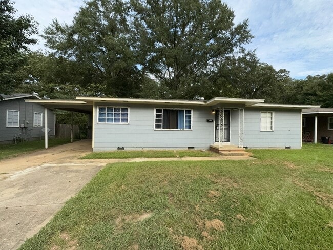 property at 3030 Oak Forest Dr