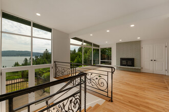 639 West Lake Sammamish Pkwy NE in Bellevue, WA - Building Photo - Building Photo