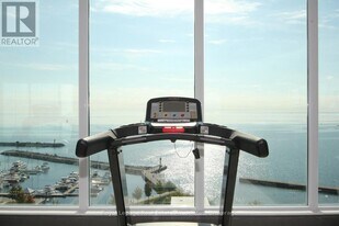 11 Bronte Rd in Oakville, ON - Building Photo