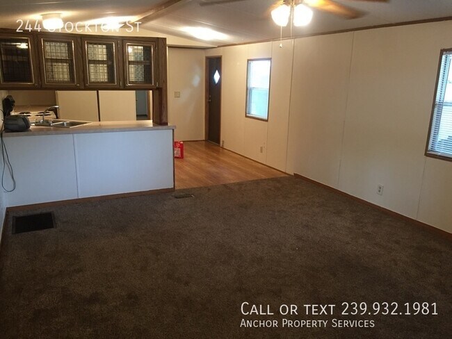 244 Stockton St in Ft. Myers, FL - Building Photo - Building Photo