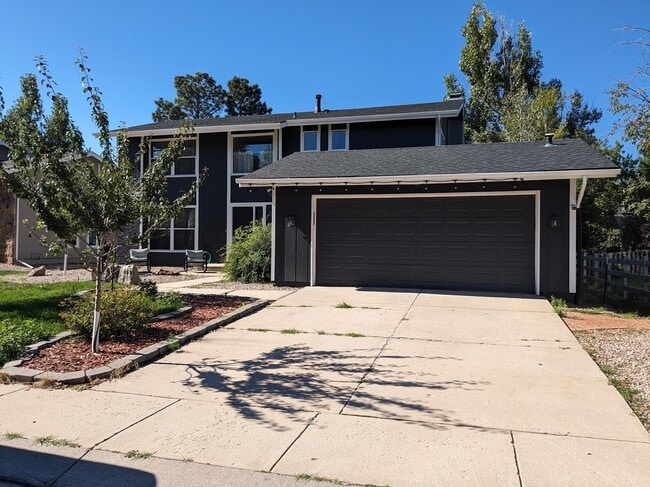 property at 3823 S Midsummer Ln