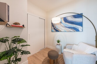 Otonomus in Las Vegas, NV - Foto de edificio - Interior Photo