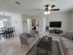 5505 Berryhill Rd in Milton, FL - Building Photo - Building Photo