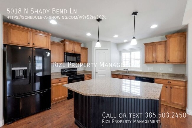 property at 5018 N Shady Bend Ln