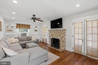 1637 Locust St in Norristown, PA - Building Photo - Building Photo