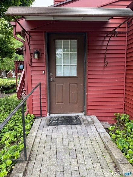 property at 139 Hollister Way N