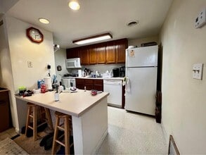 535 D'onofrio Dr in Madison, WI - Building Photo - Building Photo