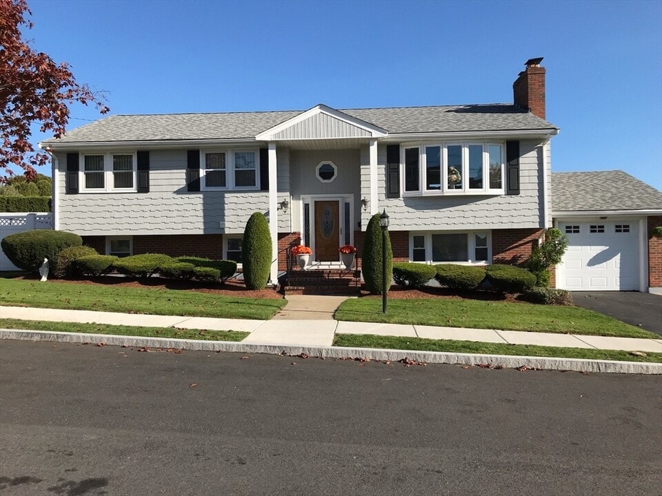 21 Sweeney Ave in Revere, MA - Foto de edificio