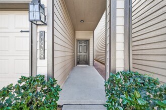 10949 Cannes Memorial Dr in Houston, TX - Building Photo - Building Photo