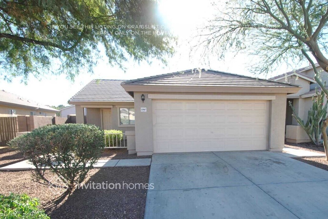 10967 W Elm Ln in Avondale, AZ - Building Photo