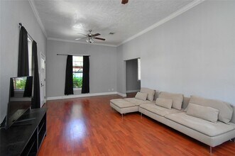 504 Green St in Baytown, TX - Building Photo - Building Photo