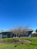 415 Memphis Way in Vancouver, WA - Building Photo