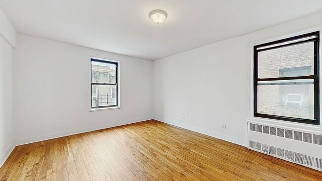 282 E 35th St in Brooklyn, NY - Foto de edificio - Building Photo