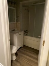 3343 N Troy St, Unit 3rd Floor in Chicago, IL - Foto de edificio - Building Photo