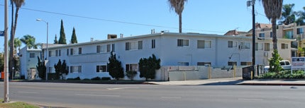 9800 National Blvd in Los Angeles, CA - Foto de edificio - Building Photo