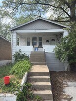 5619 Janet Ave in Jennings, MO - Building Photo
