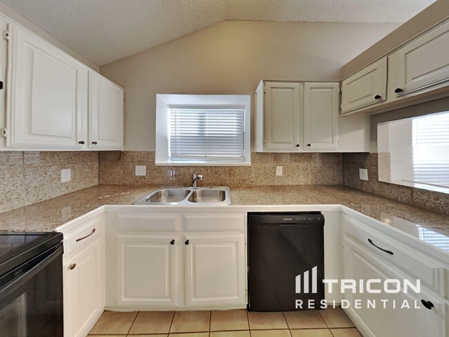 916 Simon Dr in Cedar Hill, TX - Building Photo - Building Photo