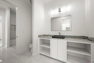 9825 Fawn Vw Dr in Baton Rouge, LA - Foto de edificio - Building Photo