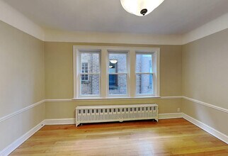 4827 W Hirsch St in Chicago, IL - Foto de edificio - Building Photo