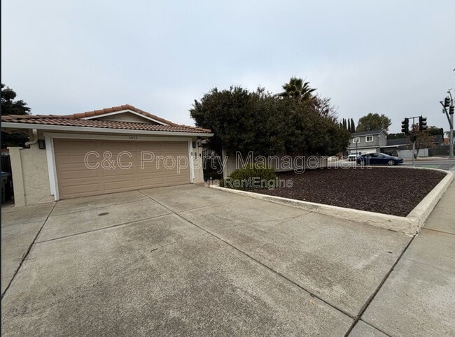 property at 1411 Hillsdale Ave