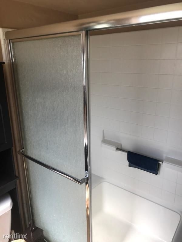 402 Lakeside Dr in Margate, FL - Building Photo - Building Photo