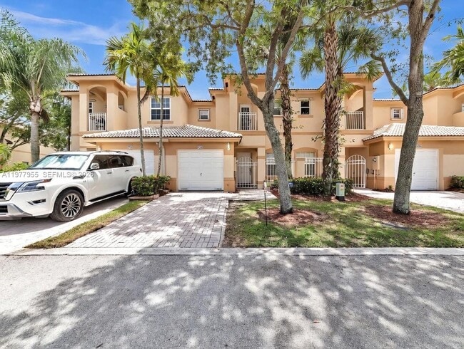858 NW 170th Terrace in Pembroke Pines, FL - Building Photo - Building Photo