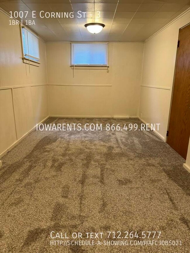 1007 E Corning St in Red Oak, IA - Foto de edificio - Building Photo