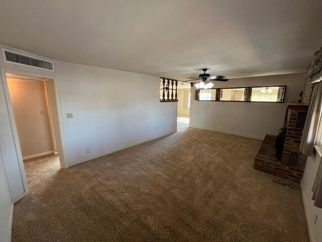 228 W Teapot Dome Ave in Porterville, CA - Building Photo - Building Photo