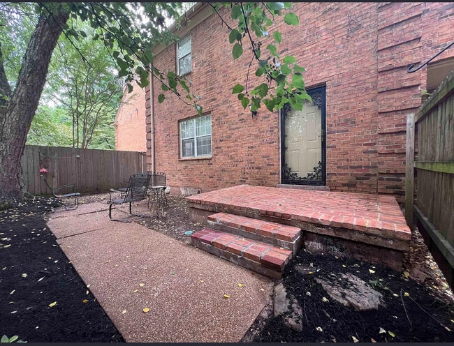 property at 258 Lombardy Pl
