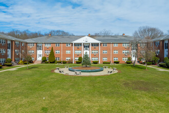 Old Colony Apartments in Arlington, MA - Building Photo - Building Photo