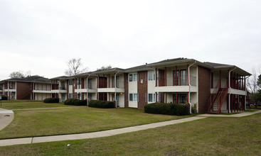 Washington Plaza Apartments in Mobile, AL - Building Photo - Building Photo