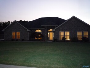 102 Ashgrove Dr in Huntsville, AL - Building Photo - Building Photo