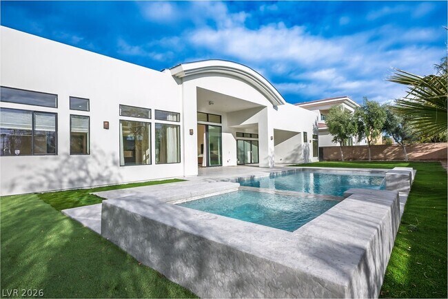 7434 Yonie Ct in Las Vegas, NV - Building Photo - Building Photo