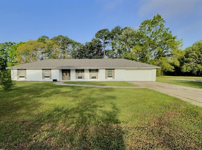 113 St Andrews Dr in Ocean Springs, MS - Building Photo - Building Photo