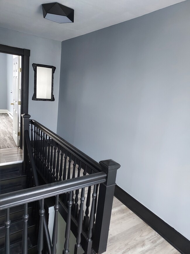 413 Locust St, Unit apartment 2 in Cincinnati, OH - Building Photo - Building Photo