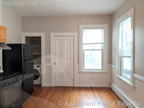 18 Park Ave, Unit 1 in Somerville, MA - Building Photo - Building Photo