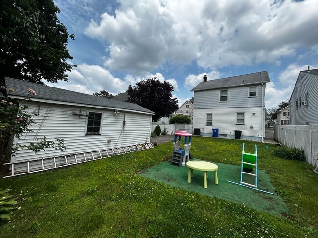 208-210 Vernon Ave in Paterson, NJ - Building Photo - Building Photo