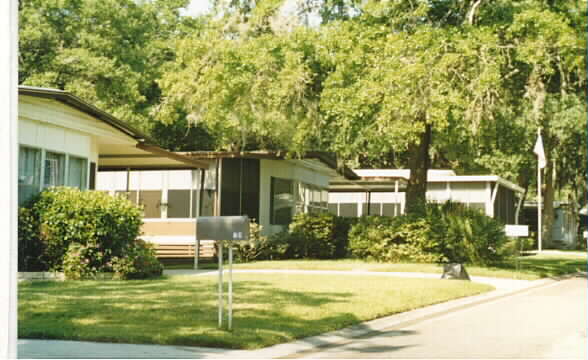 Pleasant Living Mobile Home Park in Riverview, FL - Building Photo