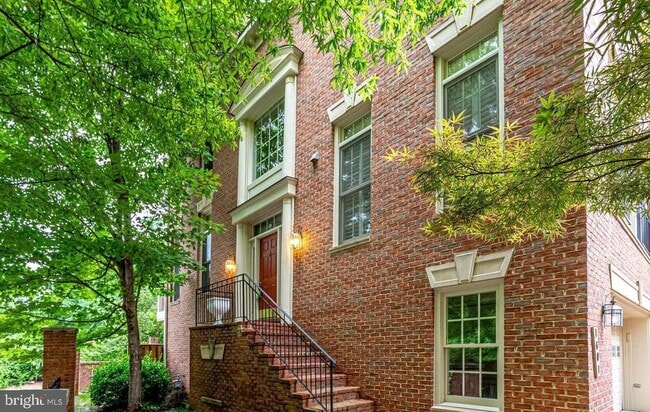 1601 Colonial Hills Dr in McLean, VA - Building Photo - Building Photo