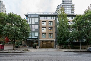 1483 W 7th Ave in Vancouver, BC - Building Photo