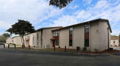 Grassy Pond in Jacksonville, FL - Building Photo - Building Photo