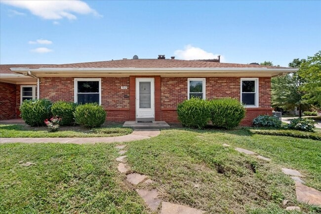 7512 Dale Ave in Richmond Heights, MO - Building Photo - Building Photo