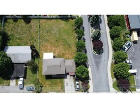 16108 E Broadway Ave in Spokane Valley, WA - Building Photo - Building Photo