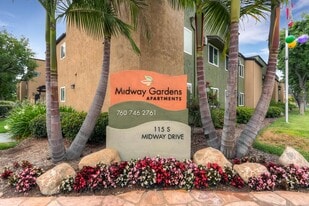 Midway Gardens Apartments in Escondido, CA - Building Photo